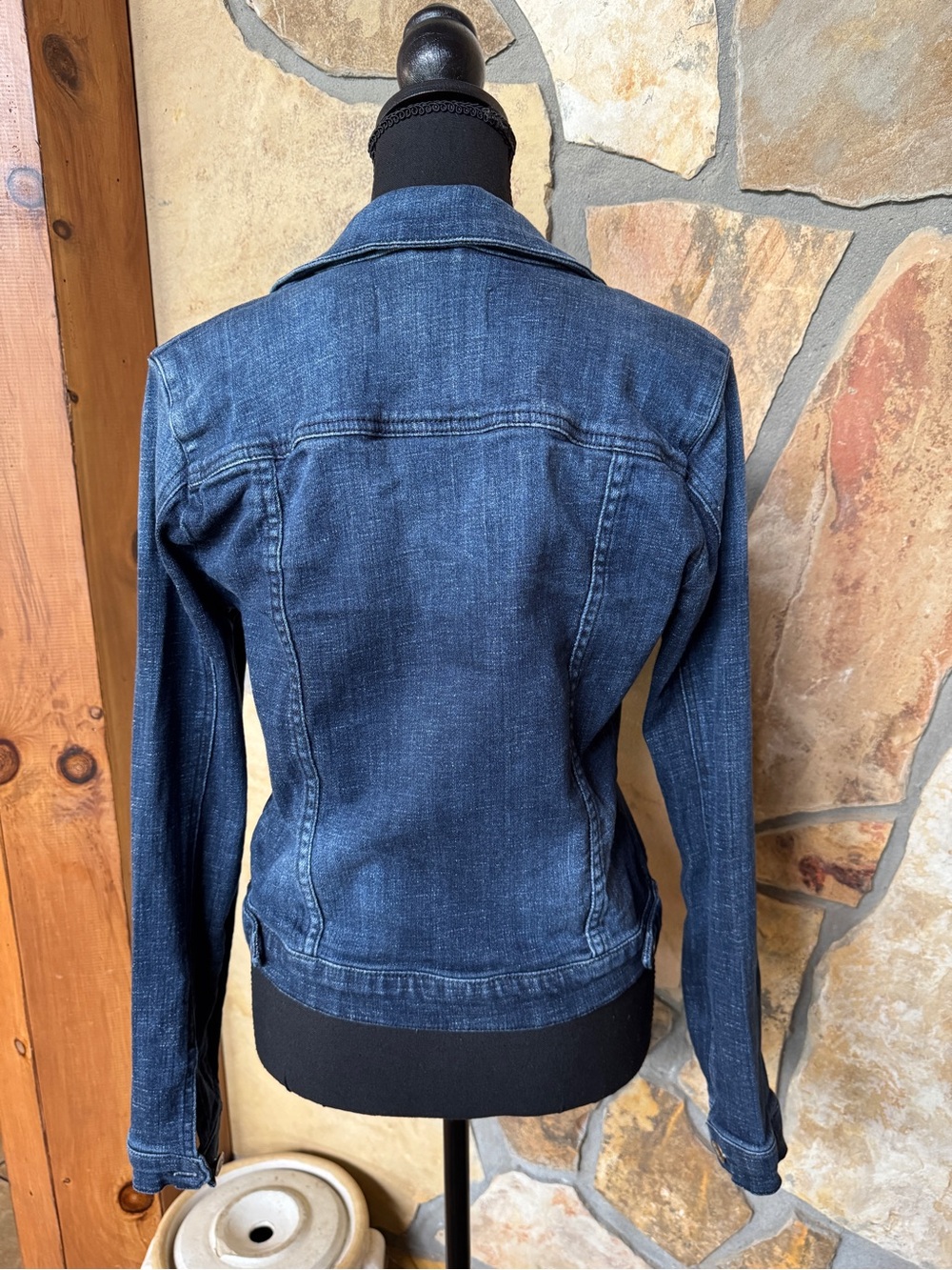Pistola Blue Distressed Denim Button-Up Trucker Cropped Jean Jacket P5045N1 (M) - Picture 6 of 17